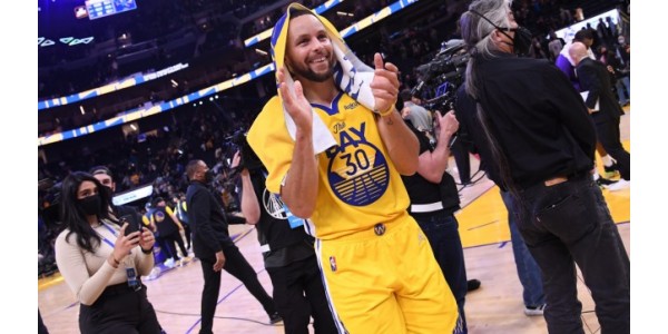 Curry ha il più alto totale più-meno in questa stagione